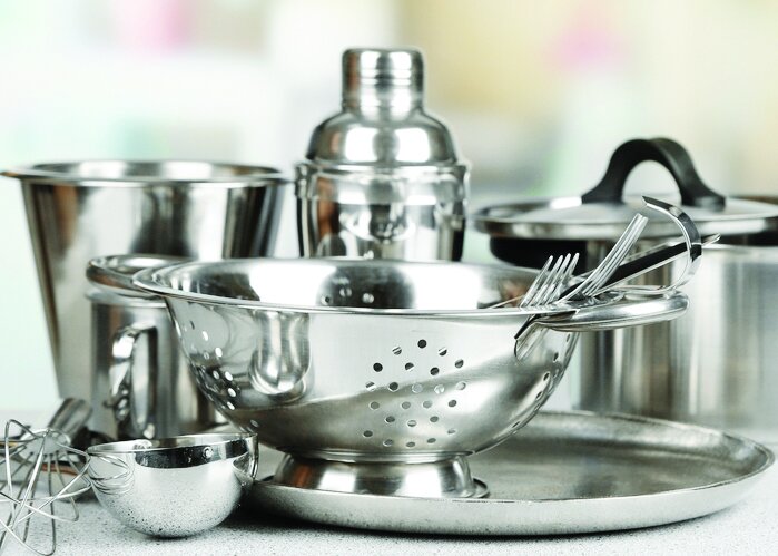 ترفند ساده برای برق انداختن ظروف استیل ترفند ساده برای برق انداختن ظروف استیل