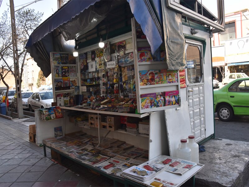 فروش غیرقانونی سیگار در دکههای مطبوعاتی فروش غیرقانونی سیگار در دکههای مطبوعاتی