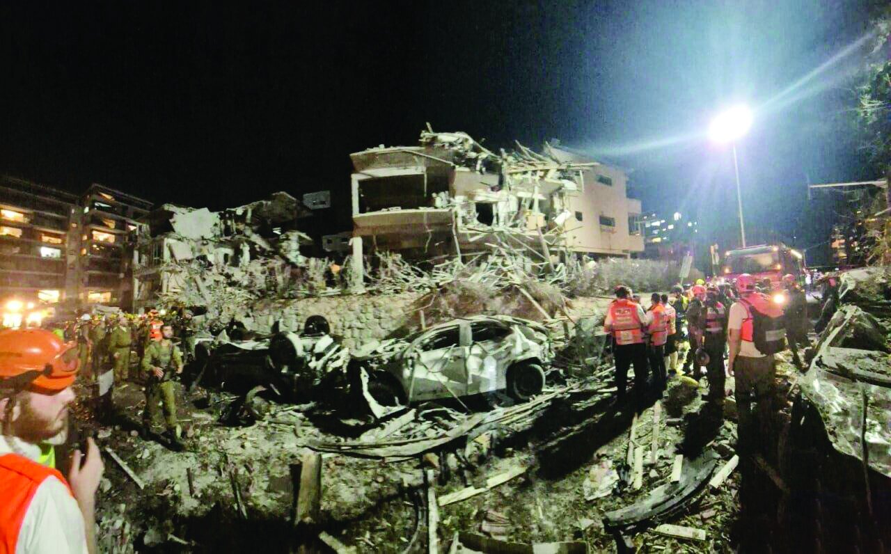 پاسخ طوفانی ایران در «میدان» و «دیپلماسی» پاسخ طوفانی ایران در «میدان» و «دیپلماسی»