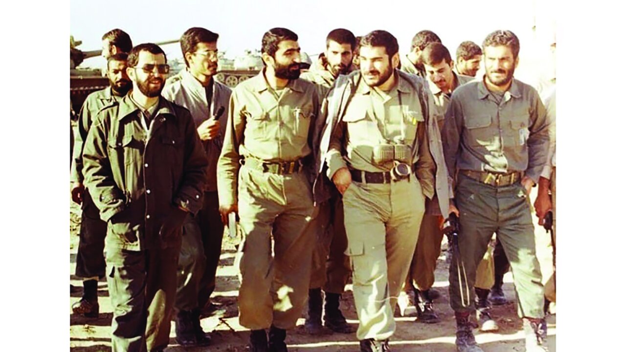 سرباز انقلاب از دهه ۵۰ تا به امروز سرباز انقلاب از دهه ۵۰ تا به امروز