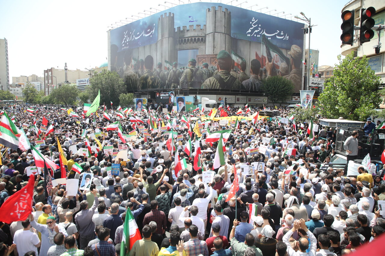 ایستاده برای وطن
