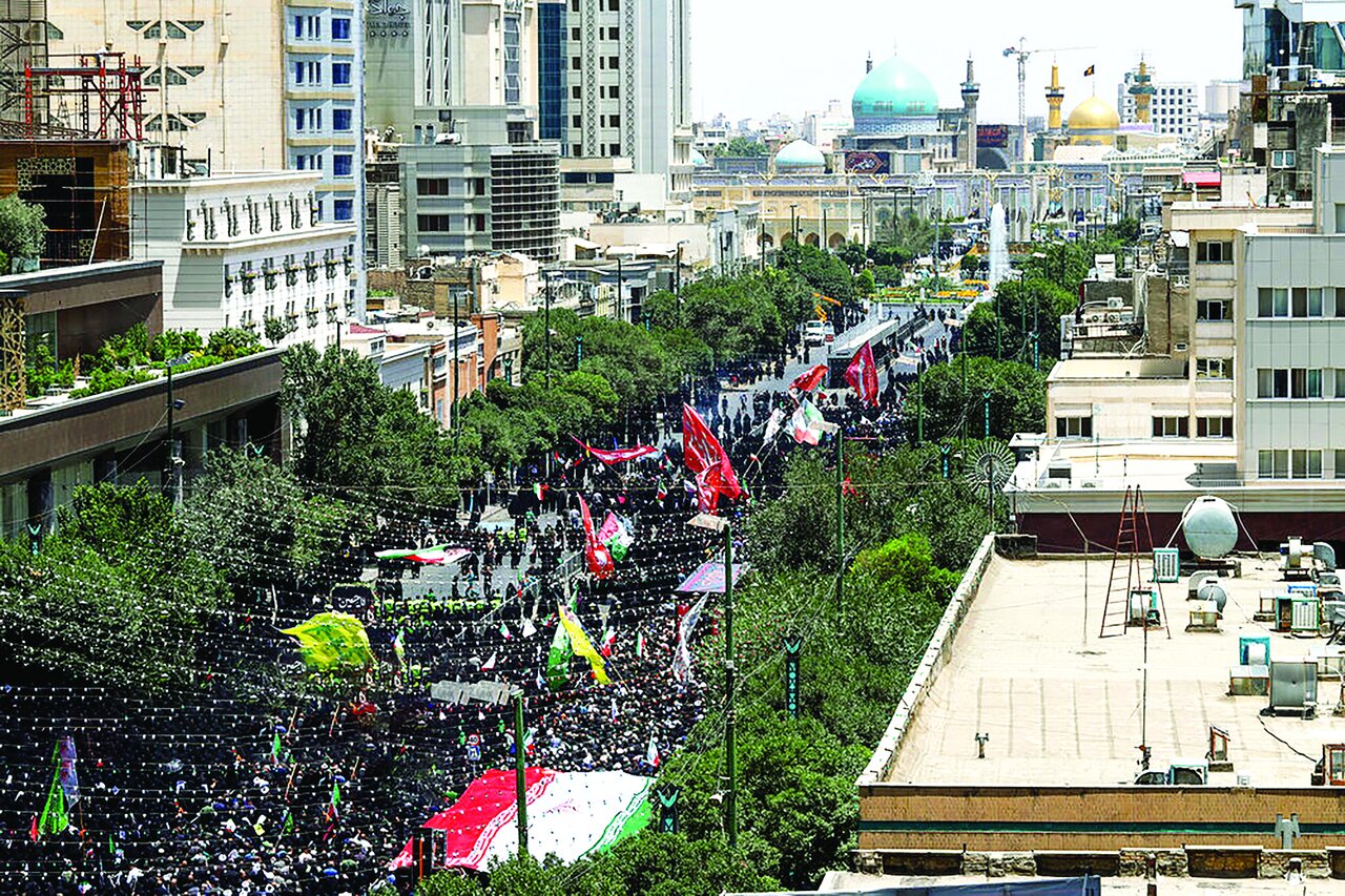 تشییع پیکر مطهر شهدای جنگ تحمیلی در مشهد تشییع پیکر مطهر شهدای جنگ تحمیلی در مشهد