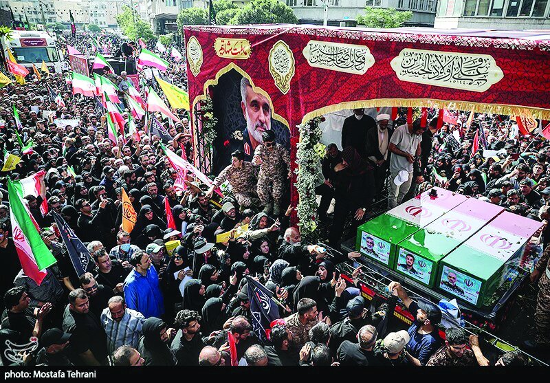 قیام تهران برای شهدای اقتدار ایران قیام تهران برای شهدای اقتدار ایران
