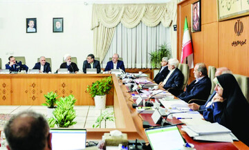 دولت، خود را مدیون ملت می‌داند