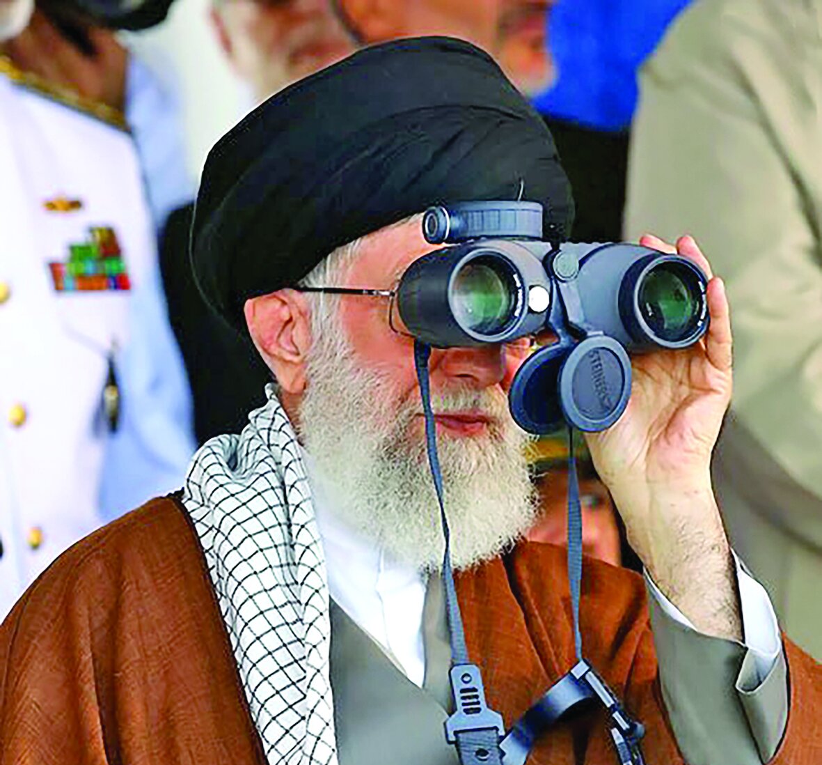 فراتر از یک اقتدار
