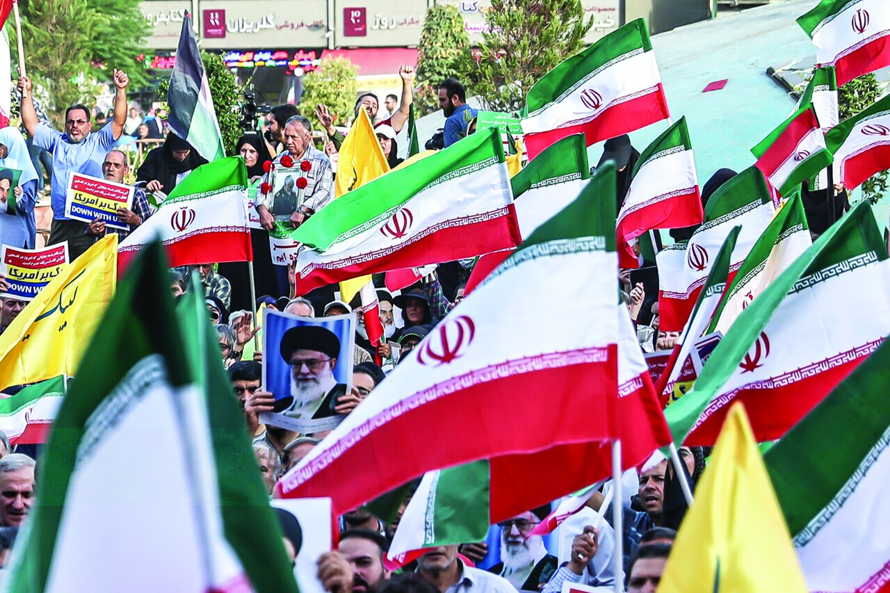 مردم؛ پای کار جمهوری اسلامی ایران