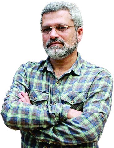 از زمین تا آسمان، داستانهای جنگ