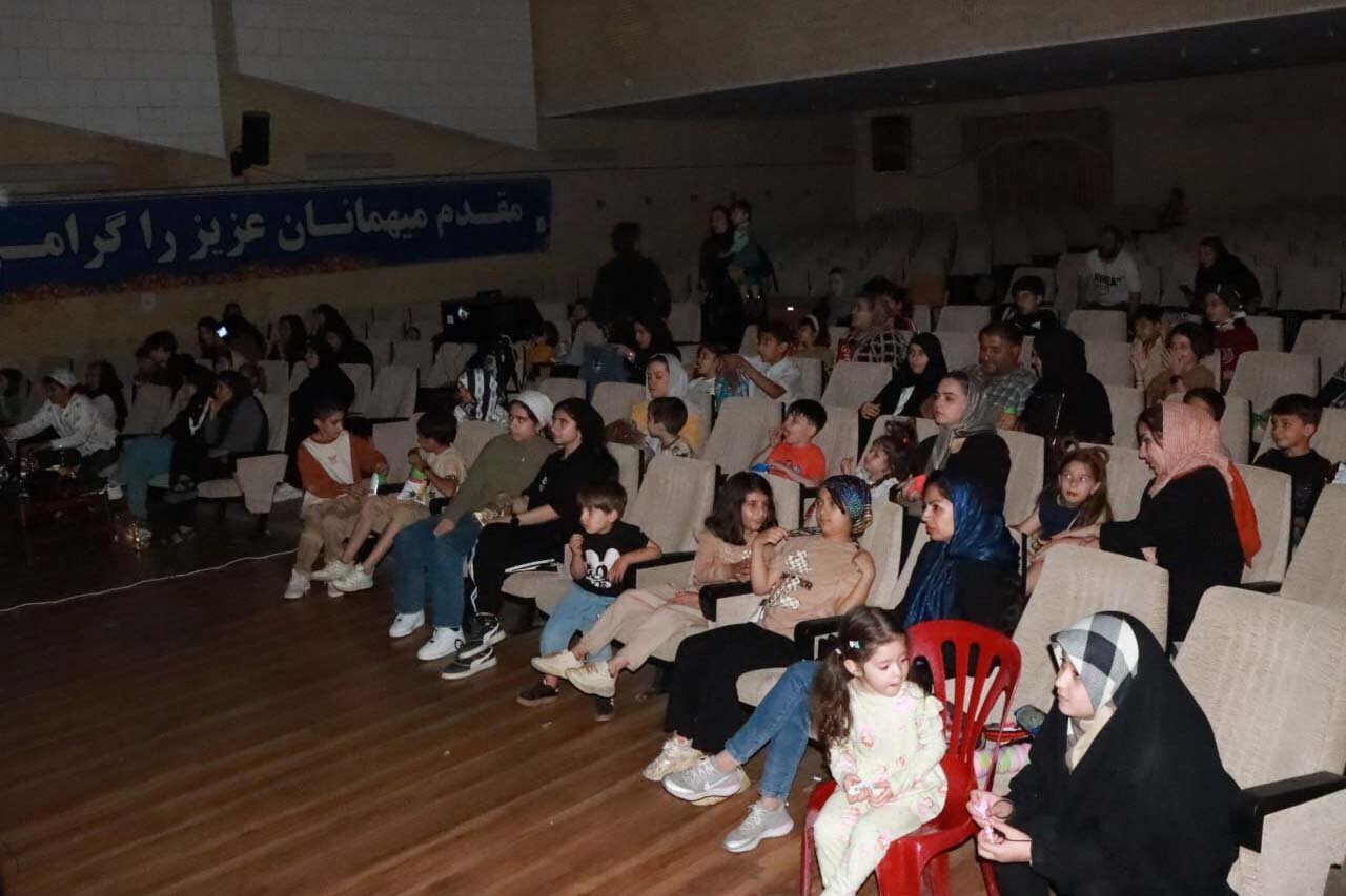 اکران رایگان فیلمهای کودکانه در مناطق فاقد سینما اکران رایگان فیلمهای کودکانه در مناطق فاقد سینما