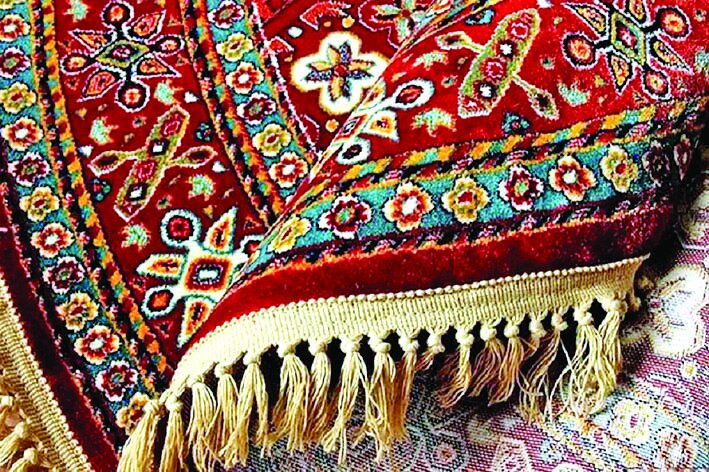 زخم قاچاق بر تاروپود فرش ایرانی زخم قاچاق بر تاروپود فرش ایرانی