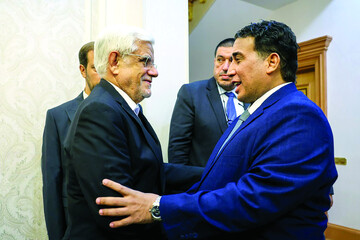 توسعه اقتصاد و سیاست با کشورهای محصور در خشکی