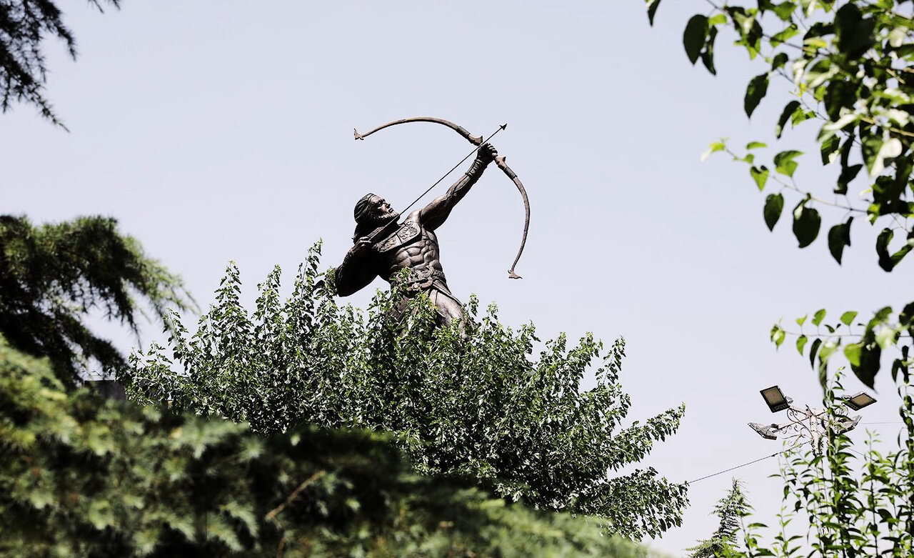 بخوان به نام ایران که دشمن کش است