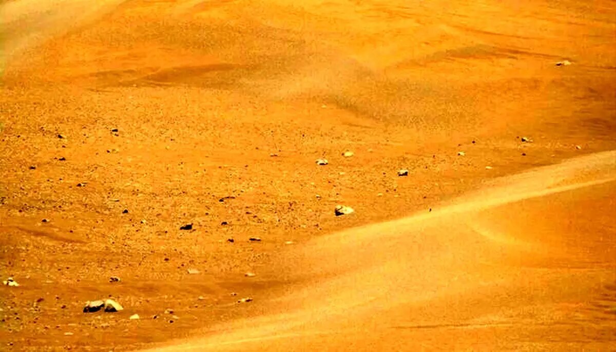 استقامت از موج‌های بزرگ روی مریخ عکس گرفت