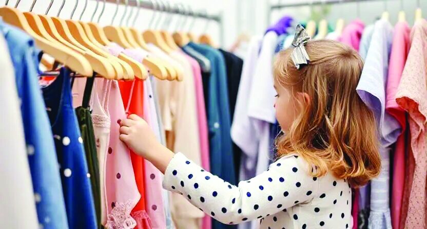 نکاتی که هنگام خرید لباس برای بچهها باید به آنها توجه کنید نکاتی که هنگام خرید لباس برای بچهها باید به آنها توجه کنید