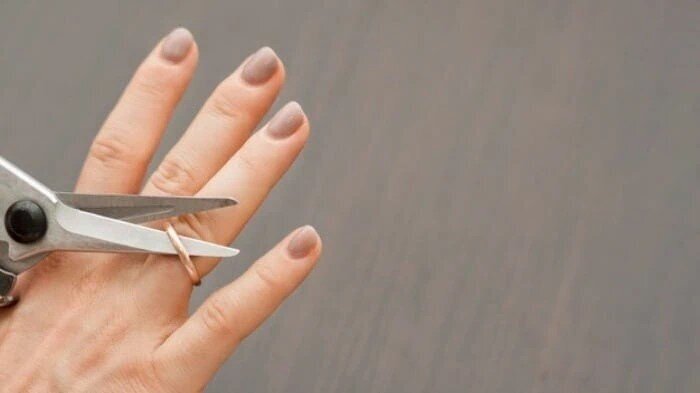 روشهای آسان درآوردن انگشتر گیرکرده از دست روشهای آسان درآوردن انگشتر گیرکرده از دست