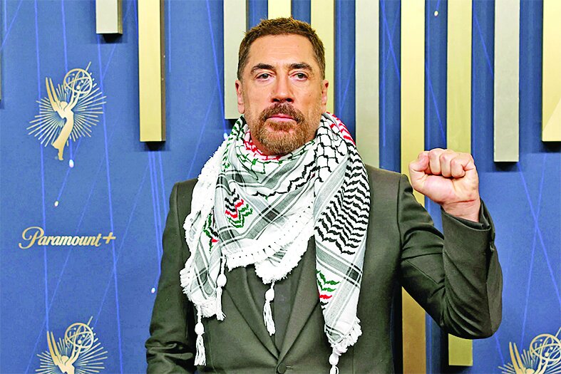 خاویر باردم با چفیه روی فرش قرمز رفت