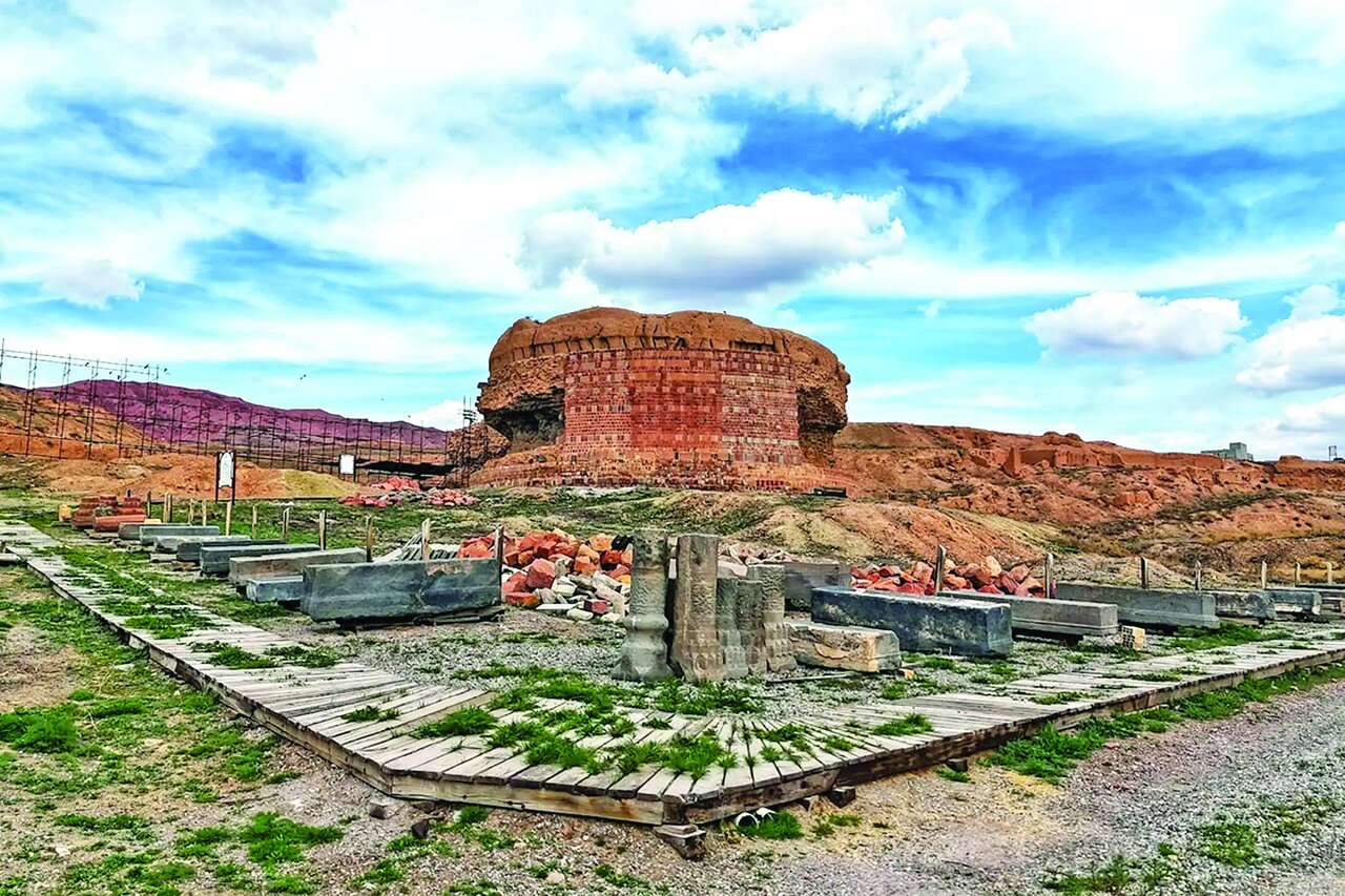 میراثی که در غبار زمان کمرنگ شد میراثی که در غبار زمان کمرنگ شد