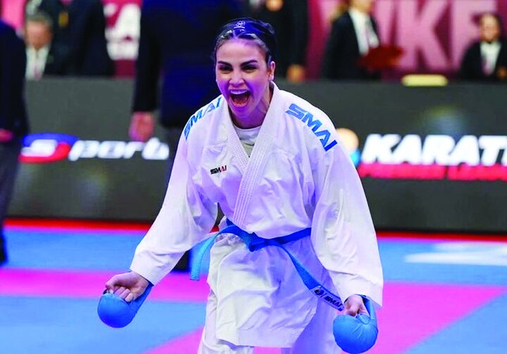 جوانان مشغول افتخار آفرینیاند