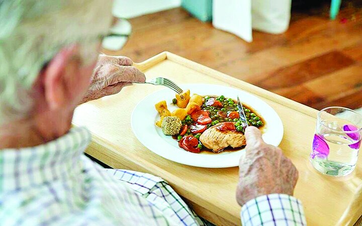 لیست غذاهای ممنوعه برای سالمندان