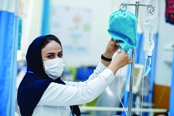 پرستاران ۲۴ ساعته در حال خدمت هستند