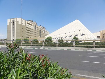 انفعال ادواری‌ها در بهارستان