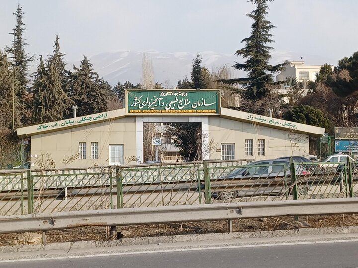 حواسمان به این خاک باشد حواسمان به این خاک باشد