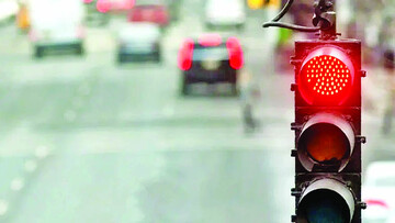 عبور از چراق قرمز پنج نمره منفی دارد