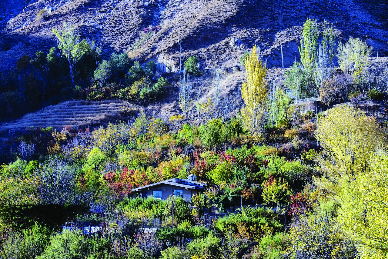 خزان هزاررنگ همدان