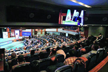 غرب، بدون رتوش