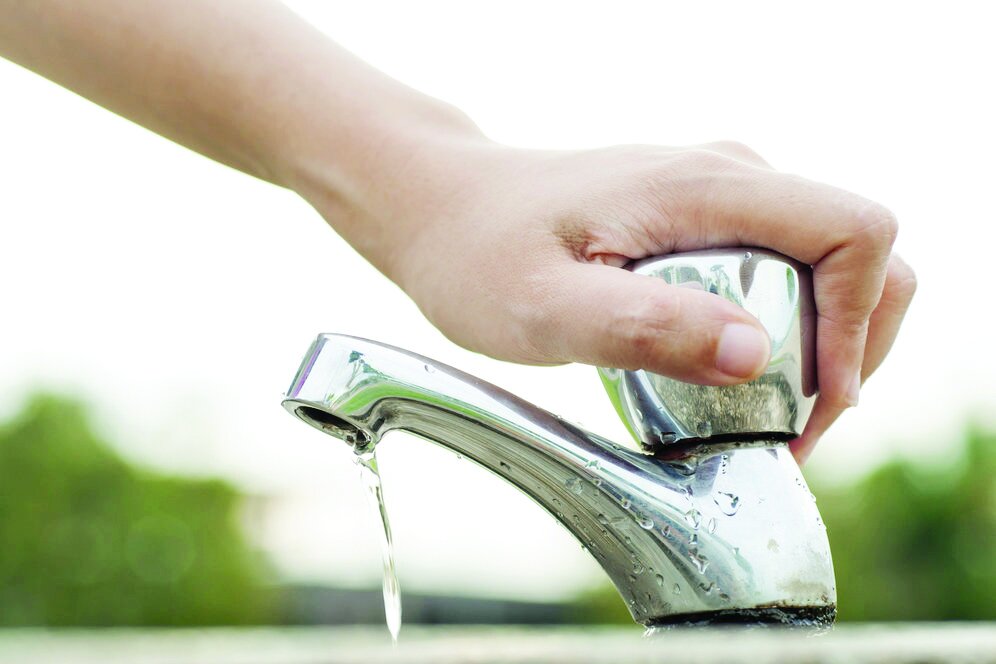 مردم با صرفه‌جویی، ضعف عملکرد مدیران گذشته را جبران کنند