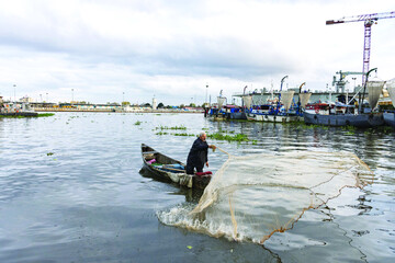 خانه‌ای روی آب؛ روایت یک زندگی