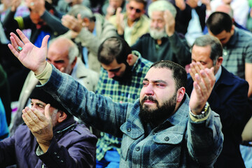 نماز  راه باران را باز می‌کند