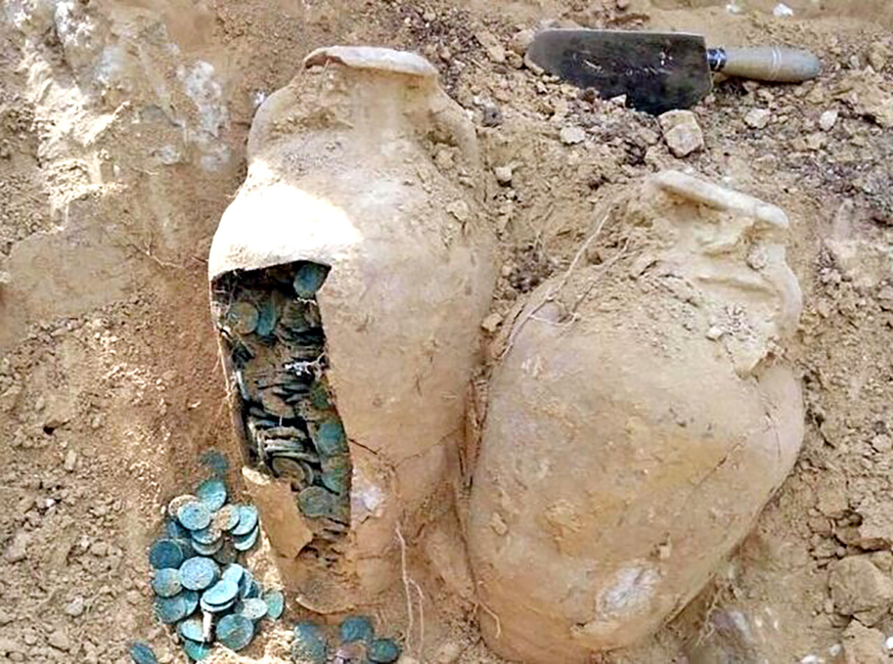 سکه‌های پیدا شده، نصف نصف!