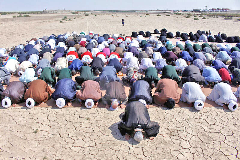 نماز راه باران را باز میکند