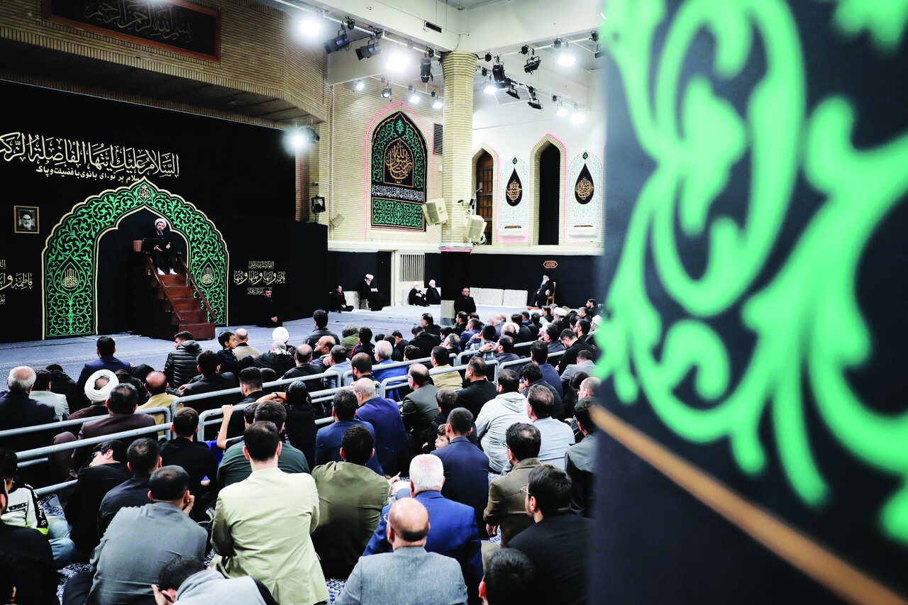 آغاز روضه‌های ایام شهادت حضرت فاطمه الزهرا سلام‌الله‌علیها در حسینیه امام خمینی(ره)