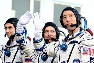 خدمه‌های آمریکایی-روسی سه ساعته به ایستگاه فضایی بین‌المللی رسیدند