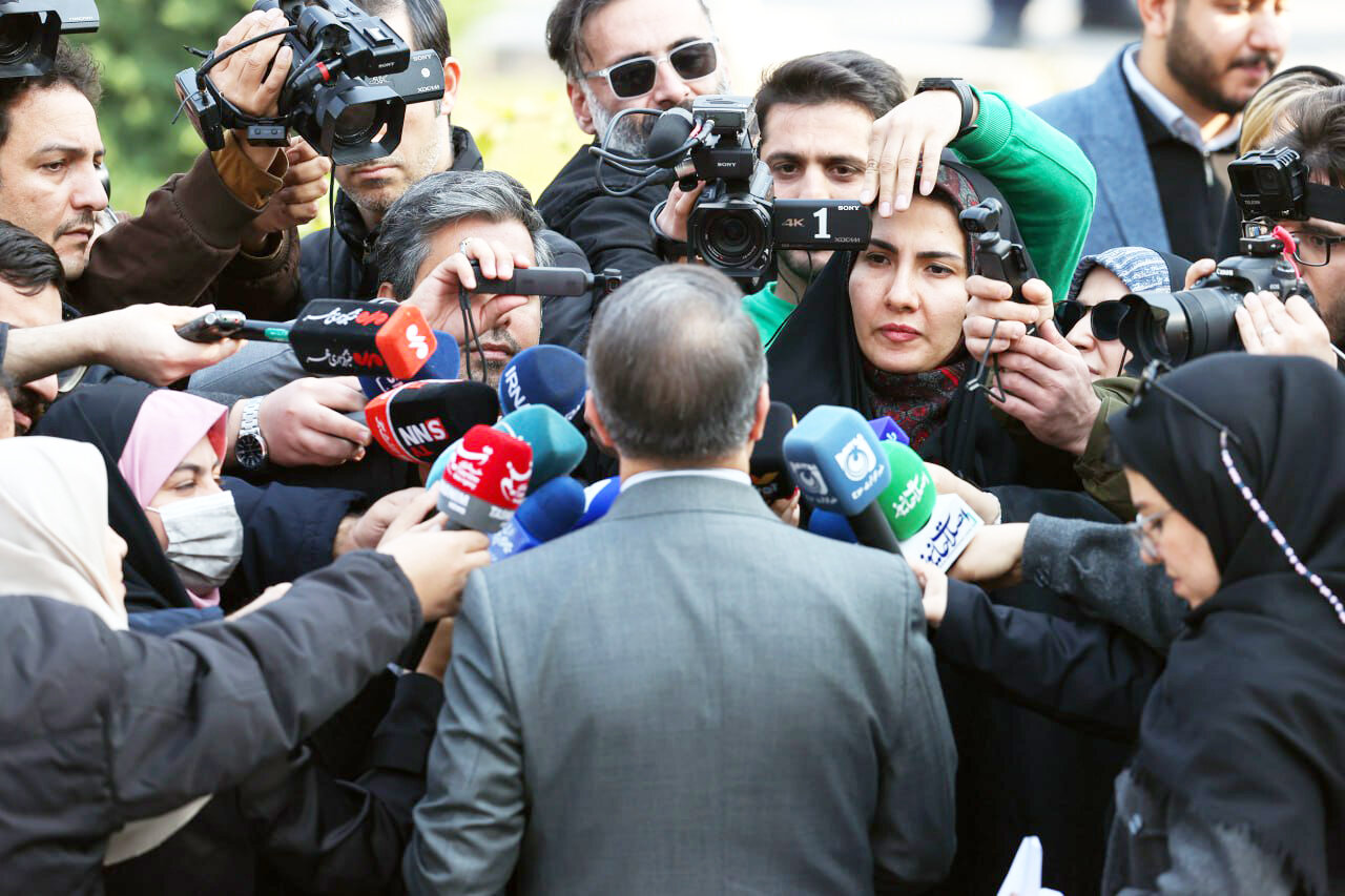 از پیگیری سیاست برقی‌سازی وسایل نقلیه تا عدم تغییر سهمیه‌های ۶۰ و ۱۰۰ لیتری کارت‌های سوخت