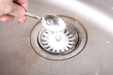 رفع بوی بد چاه فاضلاب با جوش شیرین و پودر لباسشویی