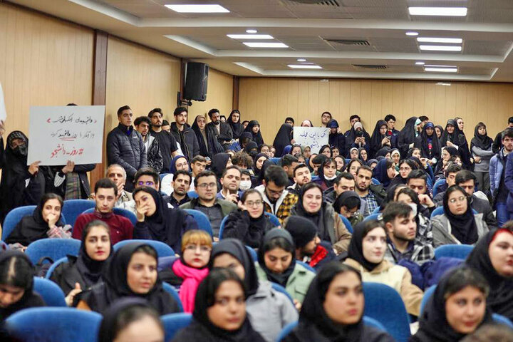 ۱۶ آذر و تولد شعار «مرگ بر آمریکا»