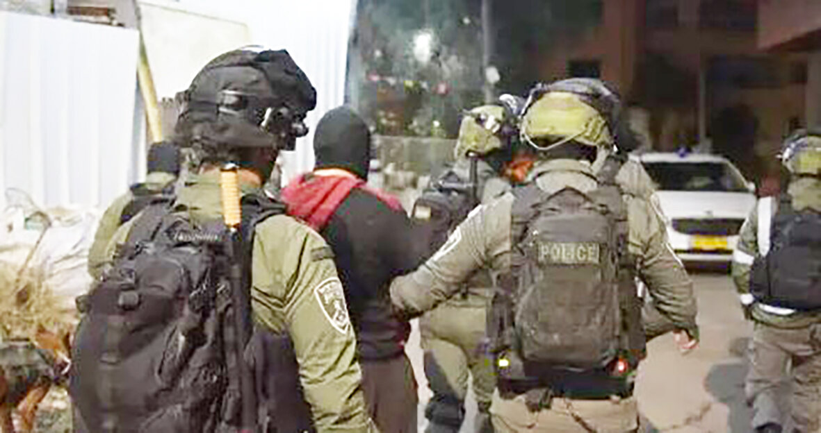 جاسوس‌ها جولان می‌دهند