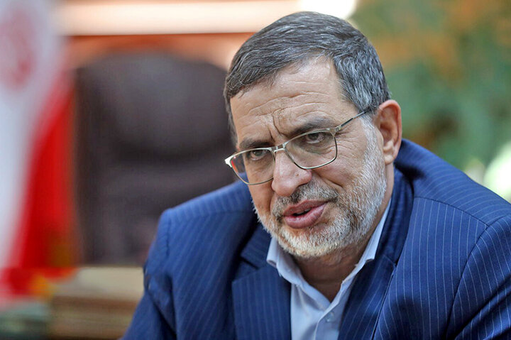 دشمن و فتنه‌هایی که در کمین است