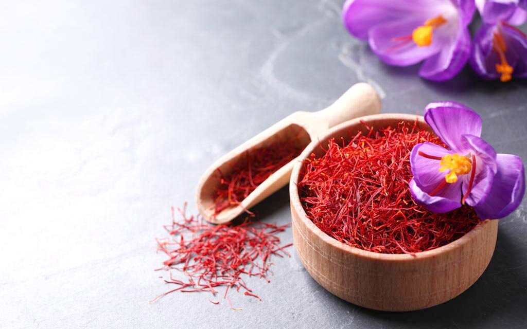 وقتی زعفران به غذا اضافه می‌کنید چه اتفاقی در بدن شما می‌افتد؟