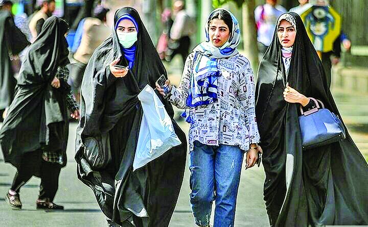 چرا حجاب، هم مسئله است و هم نیست؟