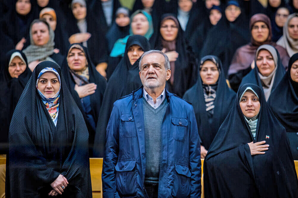 زنان، سازندگان آینده کشور هستند