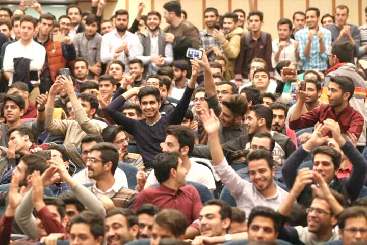 ثبت‌نام جایزه «جوان سال ۱۴۰۴» از اول دی آغاز می‌شود