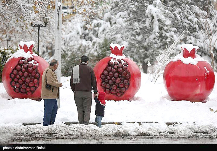 زمستان در شب یلدا به ایران رسید