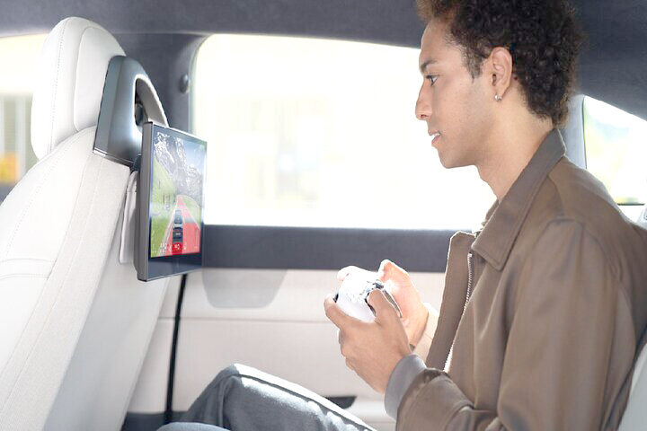 داخل خودرو هم می‌توان پلی‌استیشن بازی کرد