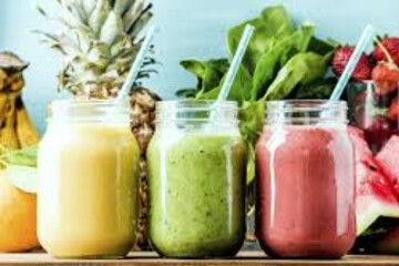 اسموتی یا آبمیوه کدام سالم‌تر است؟