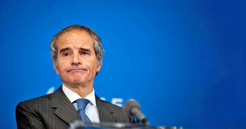 گــروســی در جبهه دشمن است