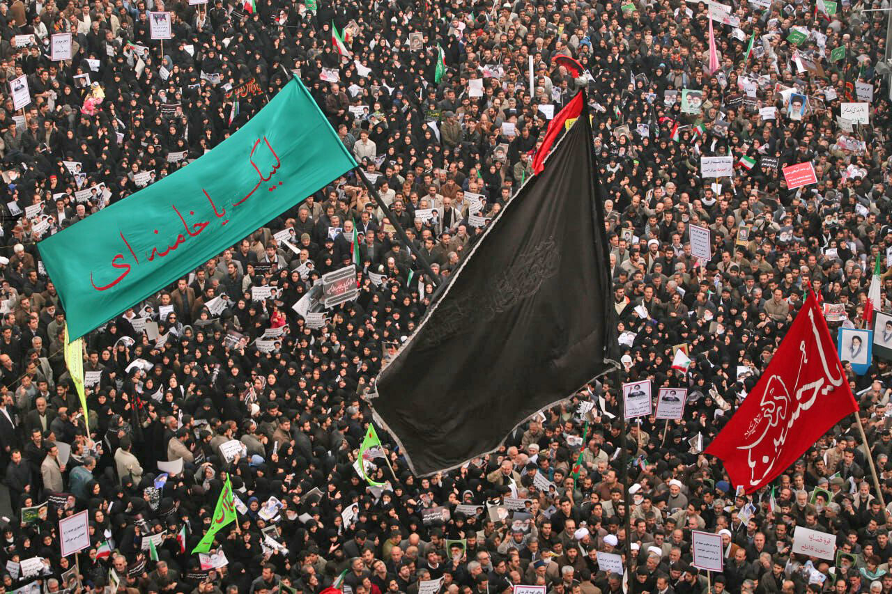 خیابان‌ها در ایران معادله دشمن را به هم می‌زند
