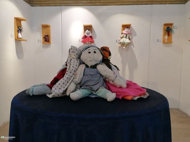 برپایی نمایشگاه عروسک‌های بومی و محلی در نگارخانه آفتاب